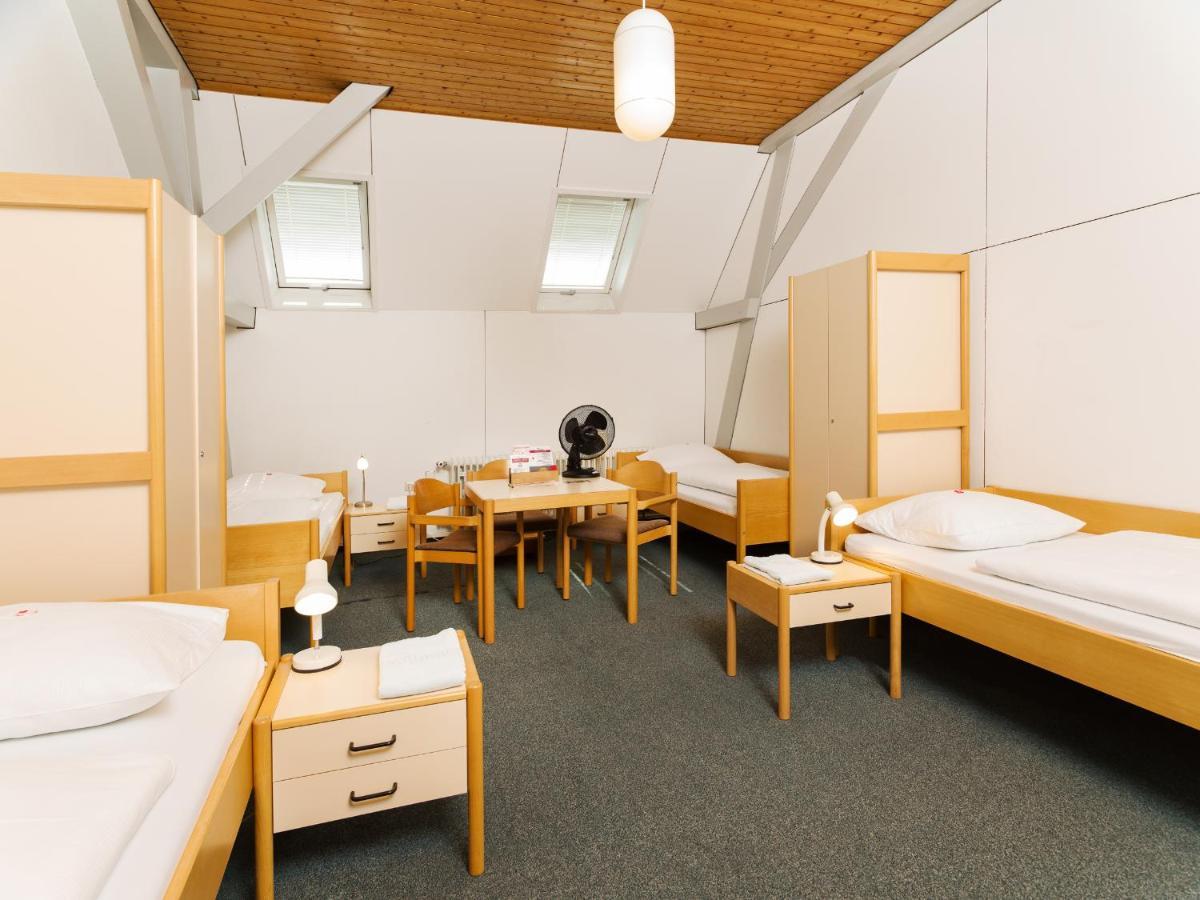 Готель Bildungshaus St. Bernhard - Wohnen Und Tagen Раштатт Екстер'єр фото