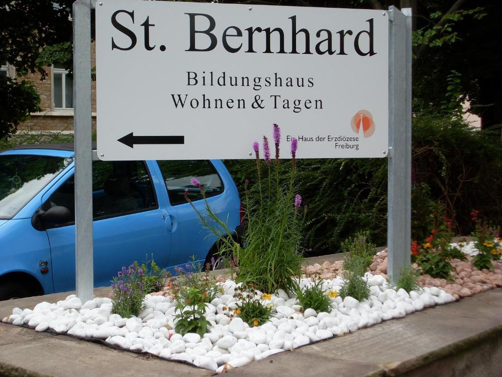 Готель Bildungshaus St. Bernhard - Wohnen Und Tagen Раштатт Екстер'єр фото
